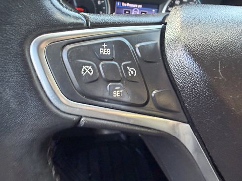 Used 2019 Chevrolet Equinox LT FWD image 30