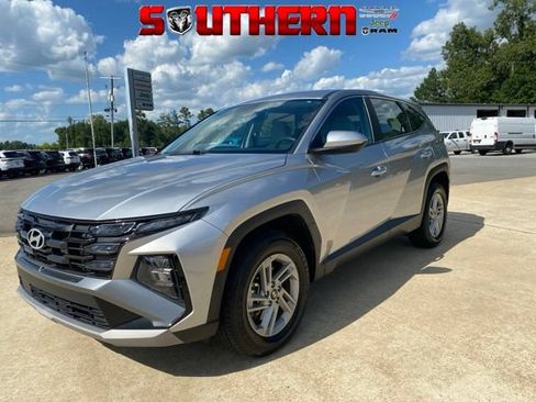 Used 2025 Hyundai Tucson SE AWD/4WD image 1