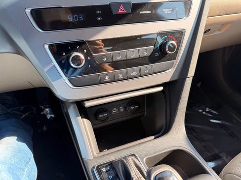 Used 2015 Hyundai Sonata SE FWD image 21