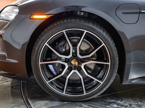Used 2025 Porsche Taycan image 10
