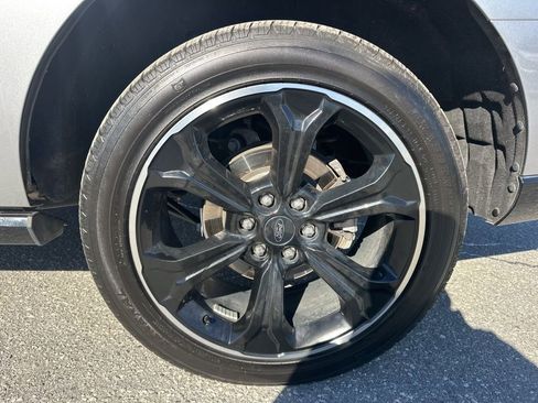 Used 2023 Ford Expedition Limited image 32