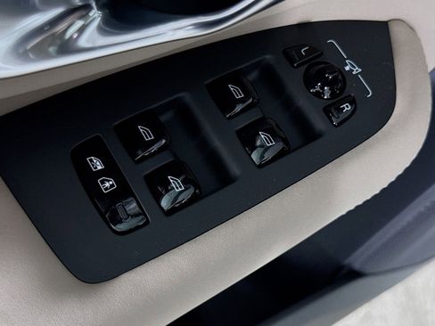 New 2026 Volvo XC90 T8 Plus w/ Protection Package Premier image 17