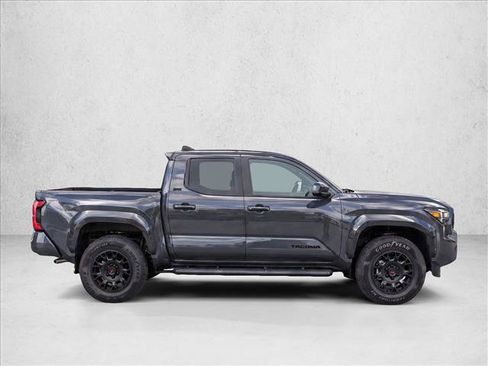 Used 2025 Toyota Tacoma SR5 AWD/4WD image 8