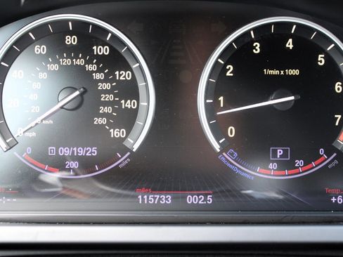 Used 2013 BMW 750Li image 25