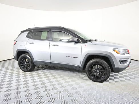 Used 2019 Jeep Compass Trailhawk w/ Safety & Security Group AWD/4WD image 8