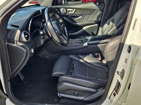 Used 2020 Mercedes-Benz GLC 300 4MATIC w/ AMG Line image 31