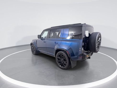 Used 2026 Land Rover Defender 110 OCTA AWD/4WD image 6