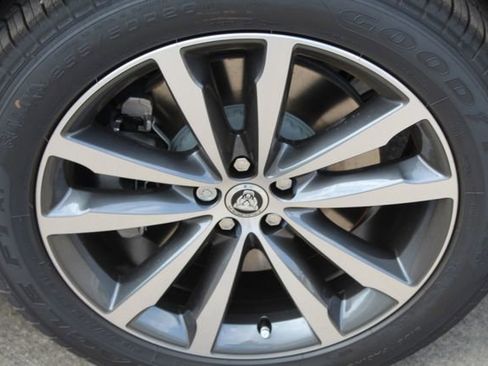 New 2026 Jaguar F-PACE R-Dynamic S image 8