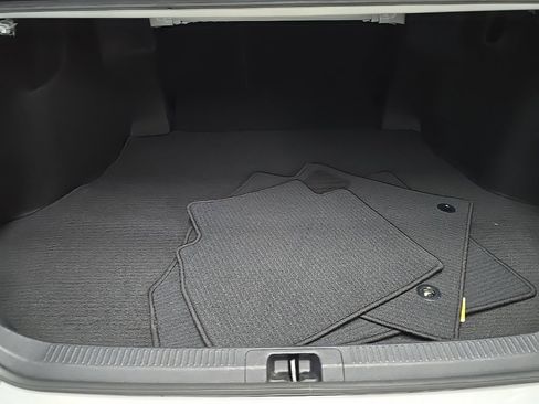 Used 2022 Toyota Camry SE image 11