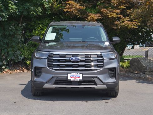 Used 2026 Ford Explorer Active AWD/4WD image 34