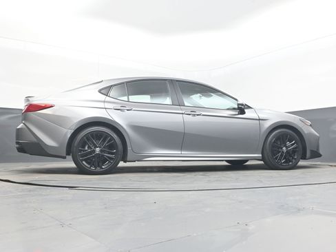 Used 2025 Toyota Camry SE FWD image 28