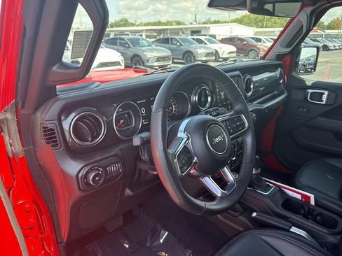 Used 2022 Jeep Wrangler Unlimited Rubicon w/ Trailer Tow Package AWD/4WD image 18