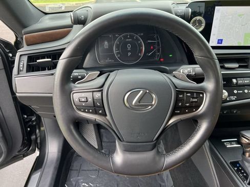 Used 2025 Lexus ES 350 w/ Premium Package FWD image 12