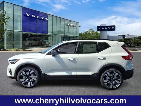 New 2025 Volvo XC40 B5 Ultra w/ Protection Package Premier image 4