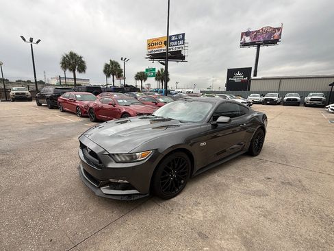 Used 2017 Ford Mustang GT Premium w/ GT Performance Package RWD image 10