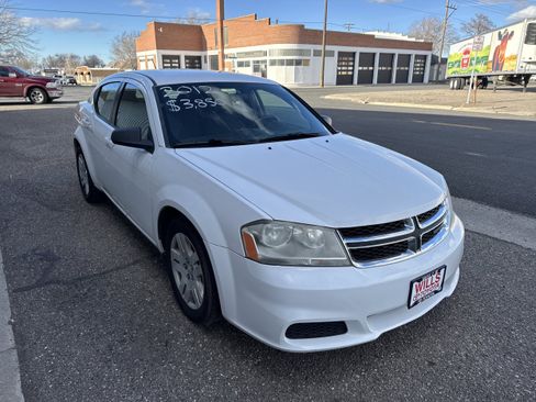 Used 2012 Dodge Avenger SE image 1
