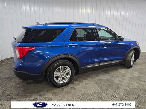 Used 2022 Ford Explorer XLT w/ Equipment Group 202A image 3