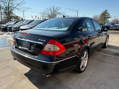 Used 2009 Mercedes-Benz E 350 4MATIC Sedan image 3