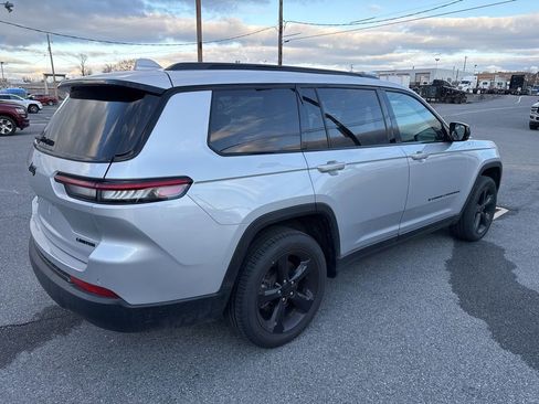 Used 2025 Jeep Grand Cherokee L Limited w/ Black Appearance Package image 3