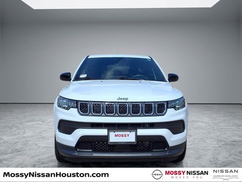 Used 2024 Jeep Compass Sport AWD/4WD image 3