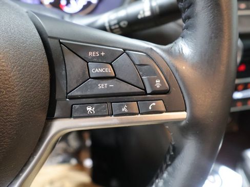 Used 2025 Nissan Sentra SV w/ All-Weather Package FWD image 33