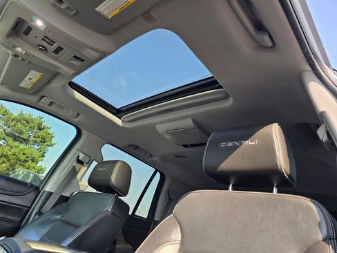 Used 2018 GMC Yukon Denali w/ Denali Ultimate Package AWD/4WD image 33