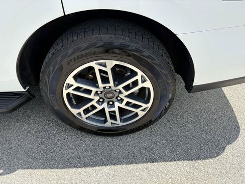Used 2025 Ford Expedition Active AWD/4WD image 59