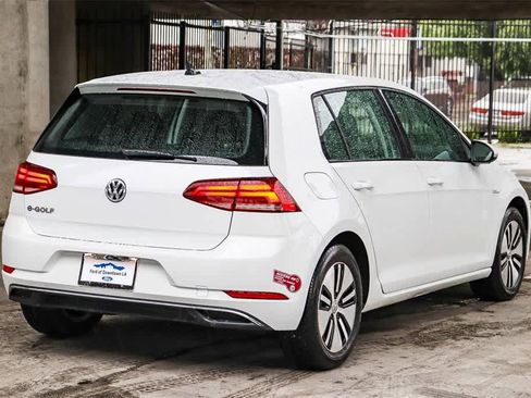 Used 2019 Volkswagen e-Golf SE w/ Driver Assistance Package image 4