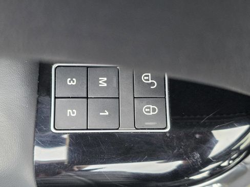 Used 2017 Land Rover Range Rover Sport HSE image 70