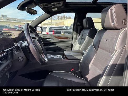 Used 2023 Cadillac Escalade Premium Luxury image 8