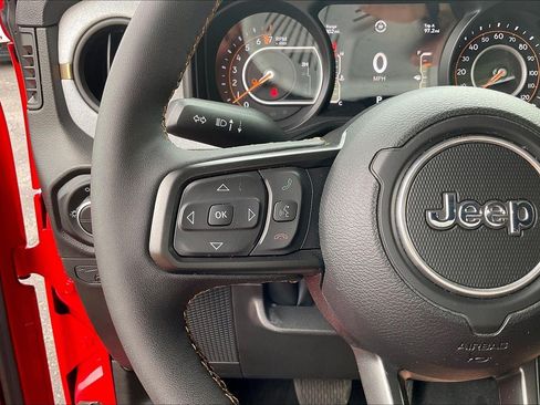 Used 2024 Jeep Gladiator Sport AWD/4WD image 19