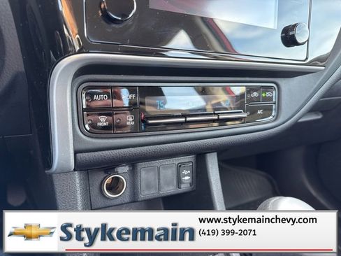 Used 2018 Toyota Corolla L image 39