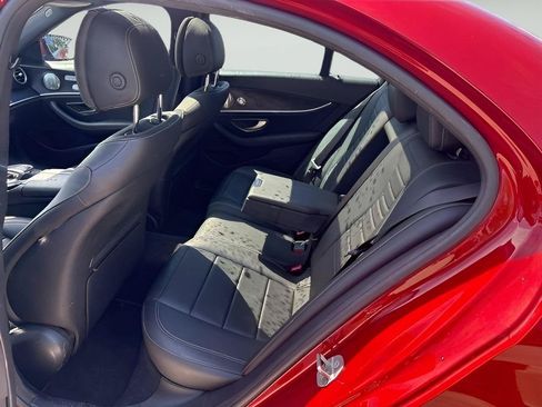 Used 2017 Mercedes-Benz E 300 4MATIC image 26