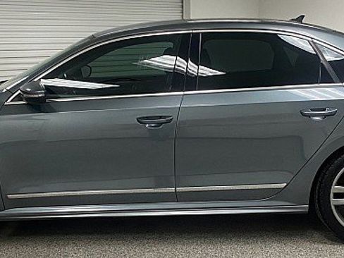 Used 2017 Volkswagen Passat 1.8T R-Line image 8