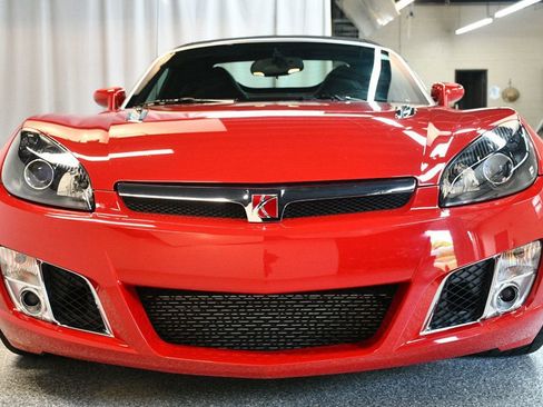 Used 2007 Saturn Sky Red Line RWD image 11