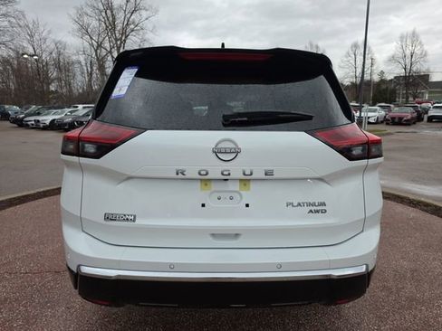 New 2026 Nissan Rogue Platinum AWD/4WD image 2