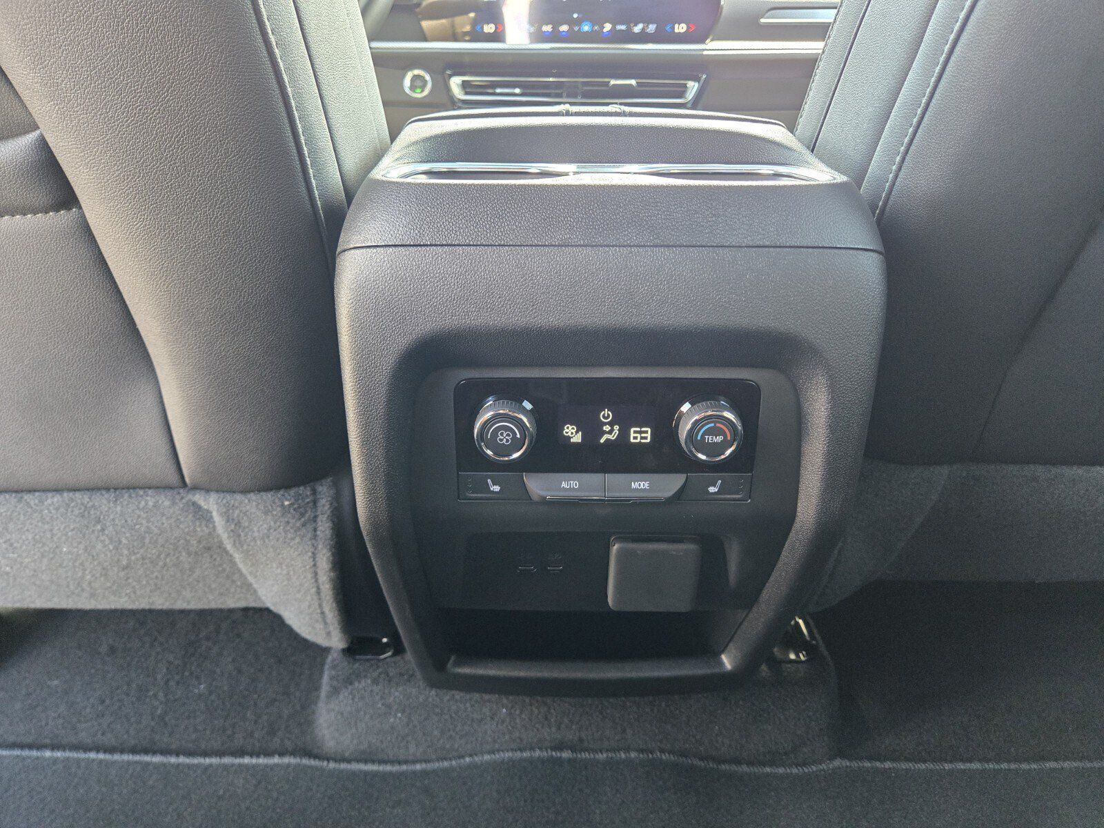 New 2026 Chevrolet Traverse High Country FWD image 12