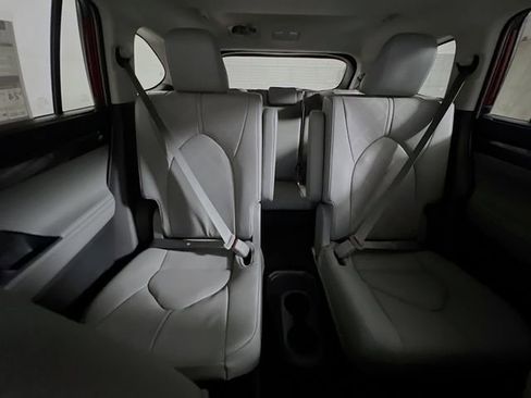 New 2026 Toyota Highlander Platinum AWD/4WD image 29