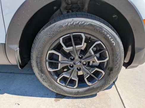 Certified 2023 Hyundai Santa Cruz SEL image 9