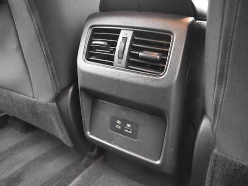 Used 2022 Nissan Rogue SV image 21