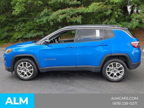 Used 2025 Jeep Compass Limited AWD/4WD image 3