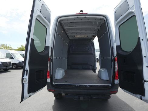 Used 2024 Mercedes-Benz Sprinter 144 Cargo image 7