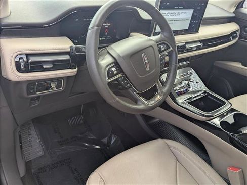 Used 2022 Lincoln Nautilus Reserve w/ Equipment Group 201A image 10