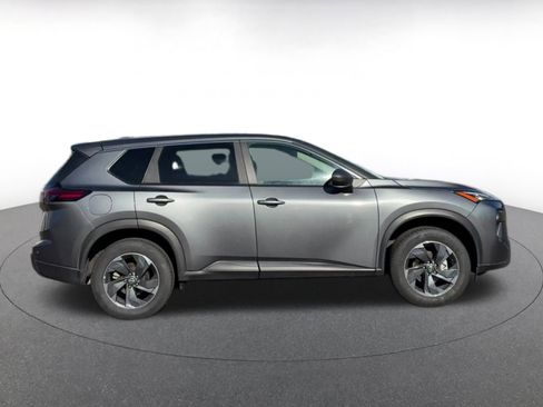 Used 2025 Nissan Rogue SV image 16