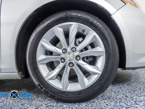 Used 2021 Chevrolet Malibu LT FWD image 43