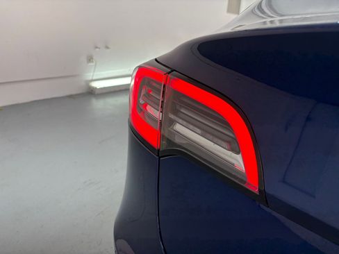 Used 2018 Tesla Model 3 Long Range image 17