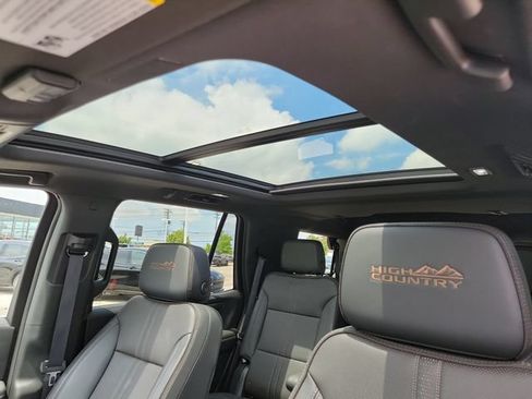 Certified 2025 Chevrolet Tahoe High Country w/ Sun And Tow Package AWD/4WD image 18