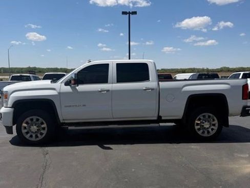Used 2017 GMC Sierra 2500 Denali w/ Duramax Plus Package AWD/4WD image 5