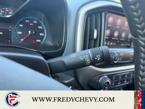 Used 2022 Chevrolet Colorado Z71 AWD/4WD image 16