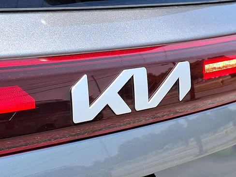 Used 2025 Kia Seltos SX AWD/4WD image 28